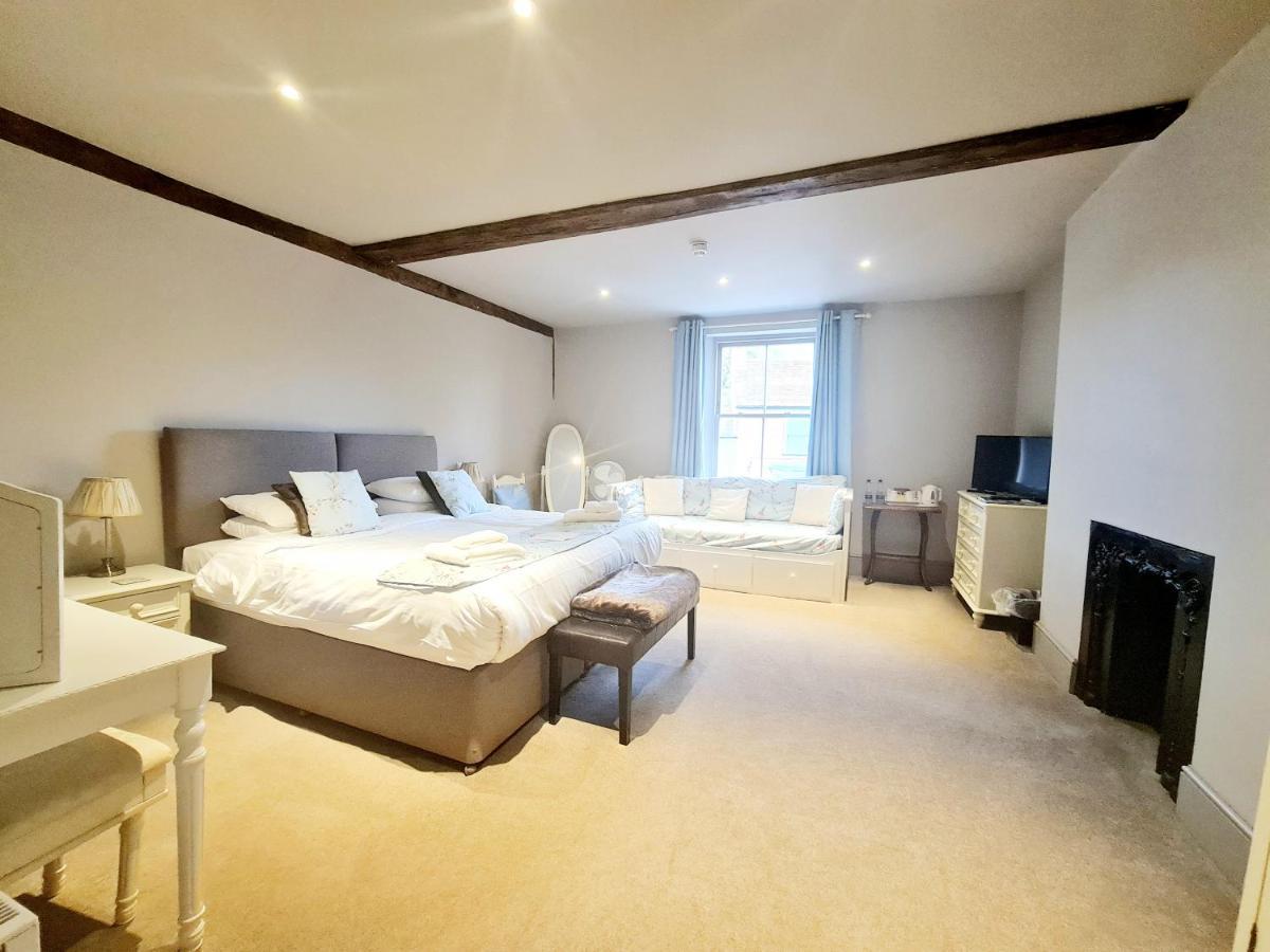 The Harvard Inn 스톡 외부 사진